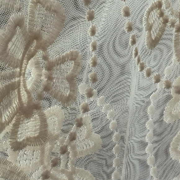 Origami Lace cream Duster - Picture 7 of 10